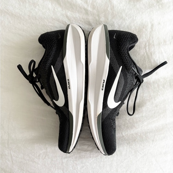 Nike Air Cushlon Black Shoes - Picture 5 of 6